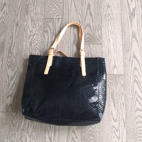 Beautiful Faux leather tote bag 🍀🌸🌸 - Picture 1 of 8